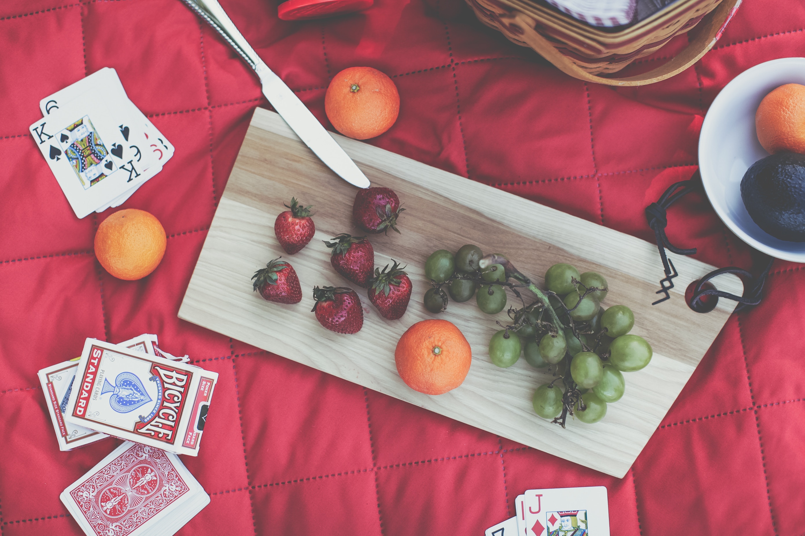 Playing cards on your holiday while enjoying some Tuscan goods!