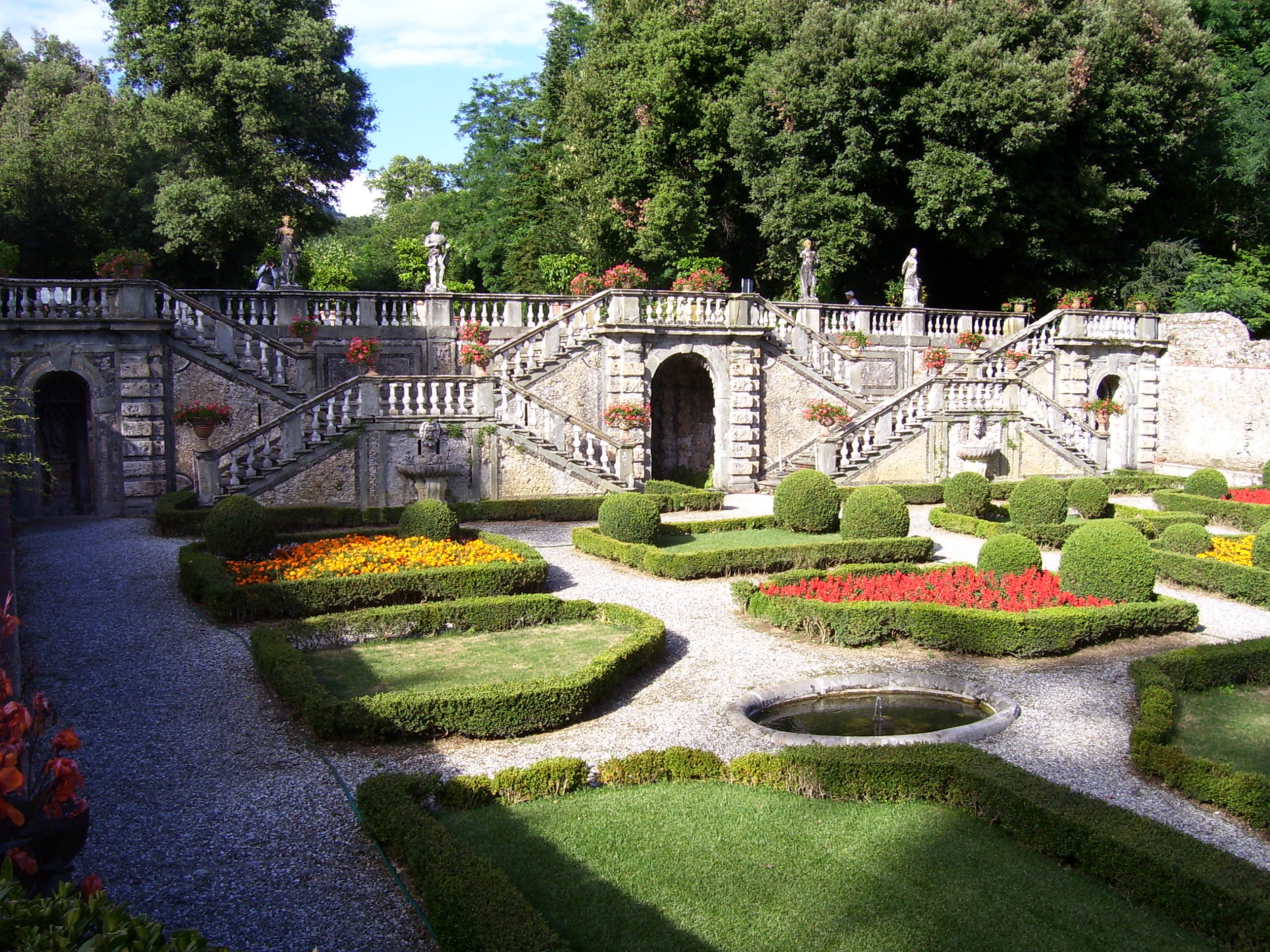Torrigiani Gardens